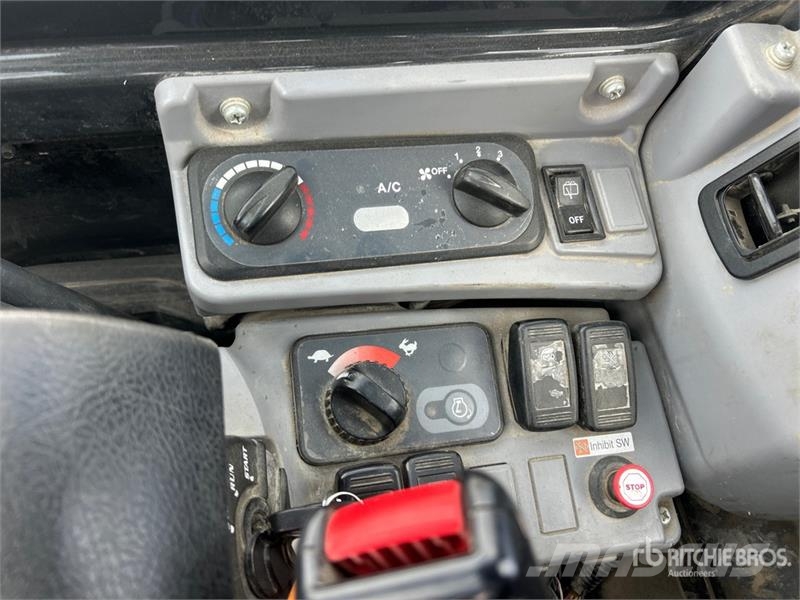Kubota KX040-4 حفارات صغيرة أقل من 7 طن (حفارات صغيرة)