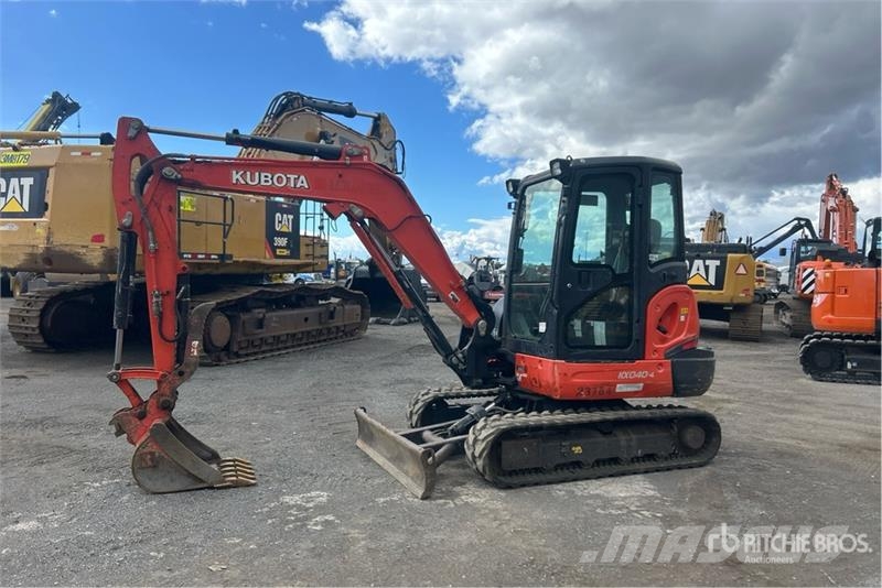 Kubota KX040-4 حفارات صغيرة أقل من 7 طن (حفارات صغيرة)