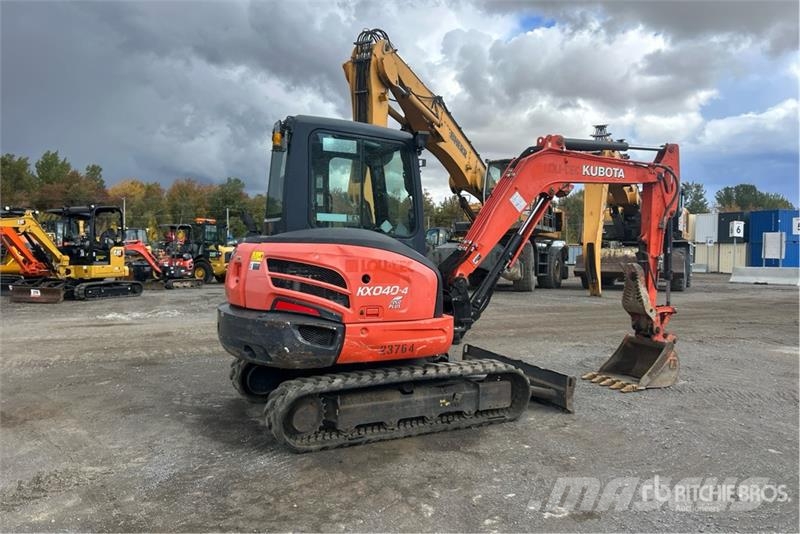 Kubota KX040-4 حفارات صغيرة أقل من 7 طن (حفارات صغيرة)