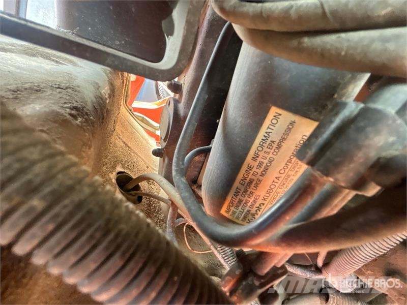 Kubota L35 Kompaktie traktori
