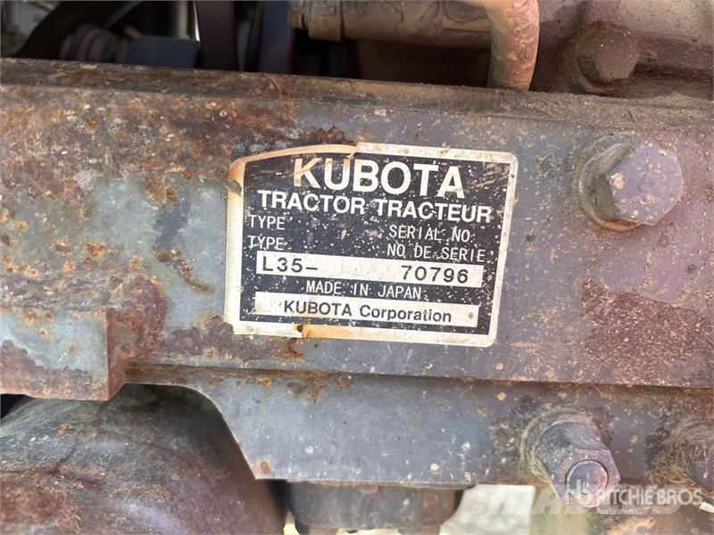 Kubota L35 Kompaktie traktori