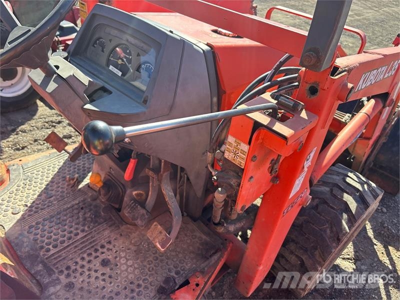 Kubota L35 Kompaktie traktori