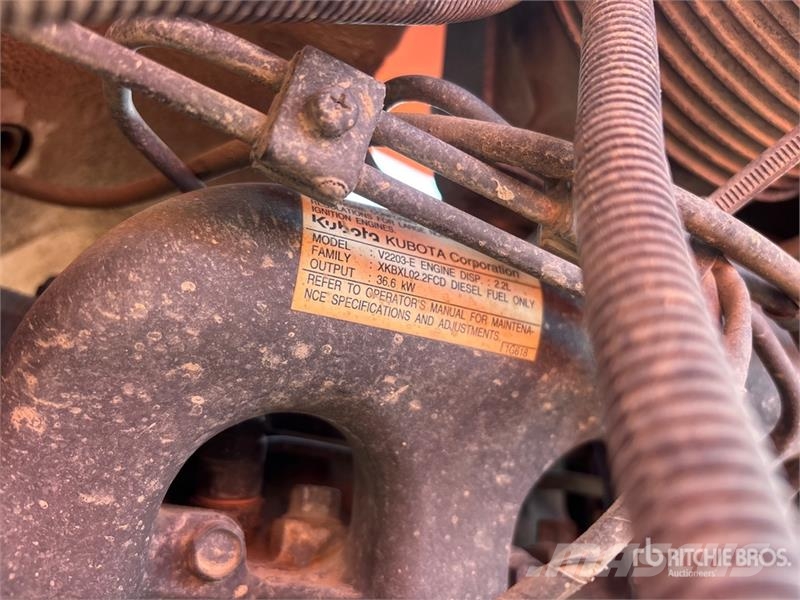 Kubota L35 Kompaktie traktori