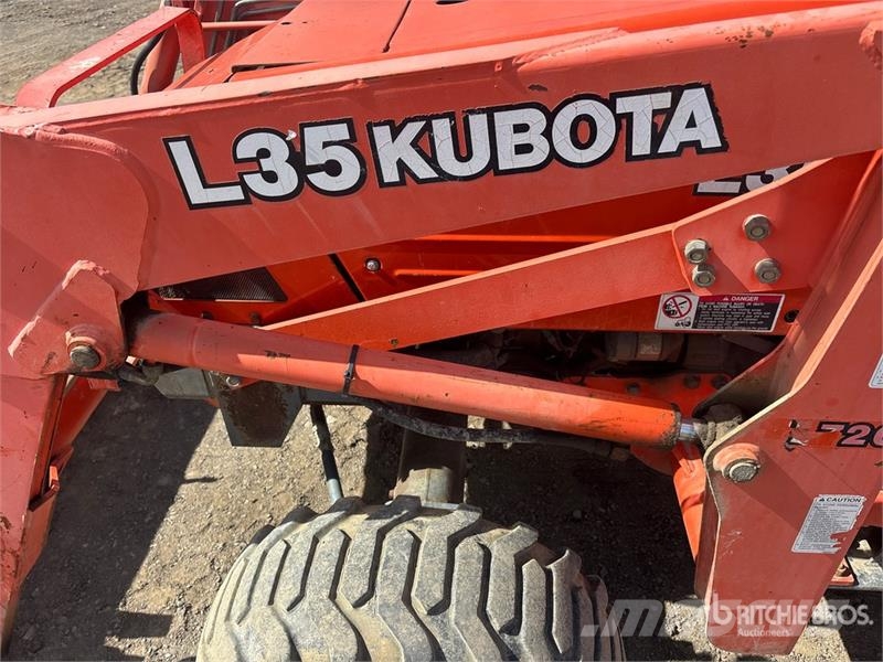Kubota L35 Kompaktie traktori