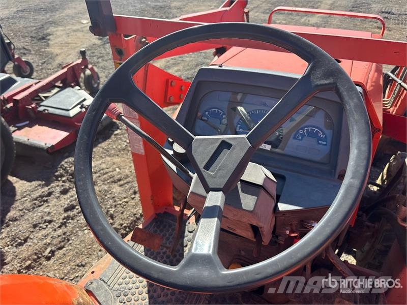 Kubota L35 Kompaktie traktori