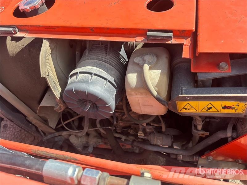 Kubota L35 Kompaktie traktori