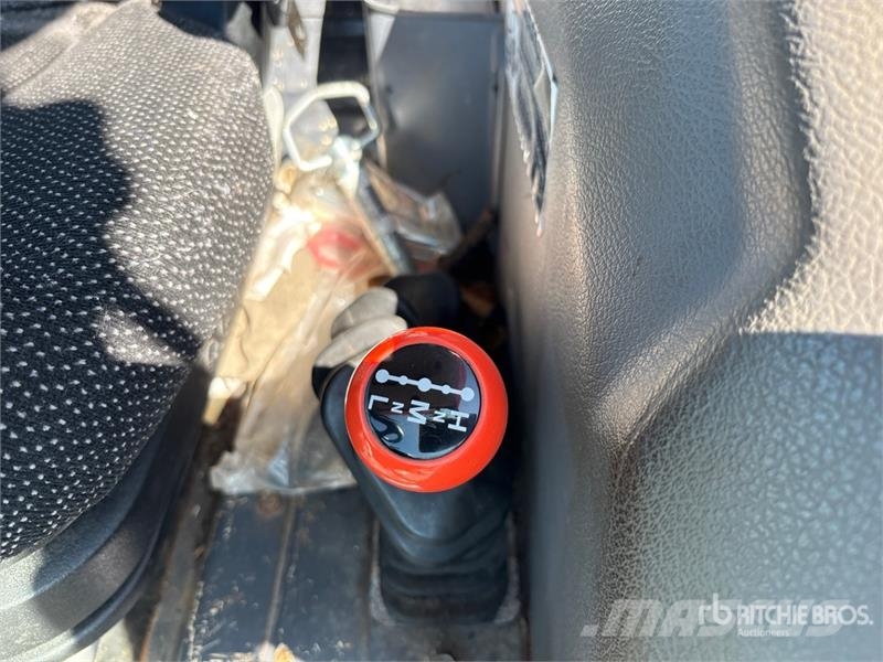 Kubota L6060D 4WD Utility Tractor جرارات مدمجة