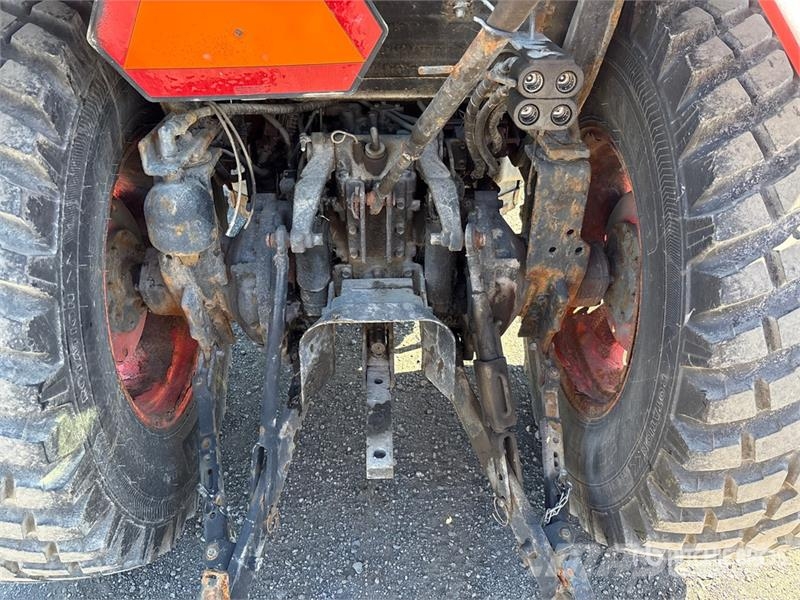 Kubota L6060D 4WD Utility Tractor جرارات مدمجة
