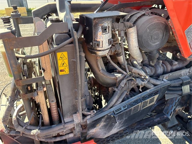Kubota L6060D 4WD Utility Tractor جرارات مدمجة