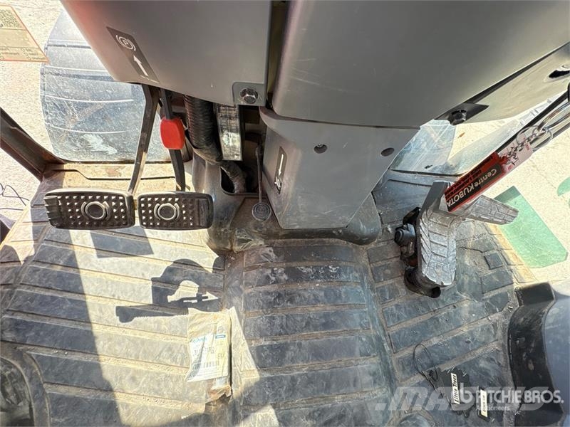 Kubota L6060D 4WD Utility Tractor جرارات مدمجة
