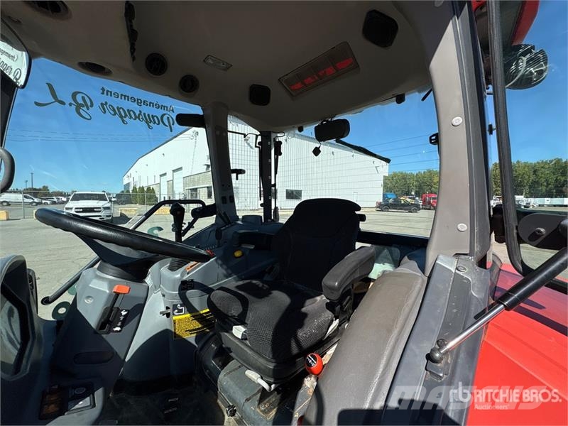 Kubota L6060D 4WD Utility Tractor جرارات مدمجة