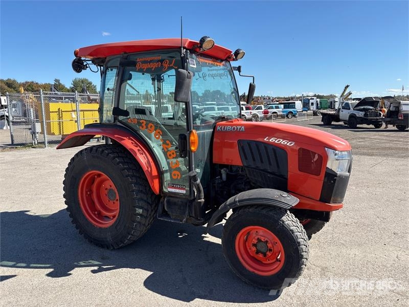 Kubota L6060D 4WD Utility Tractor جرارات مدمجة