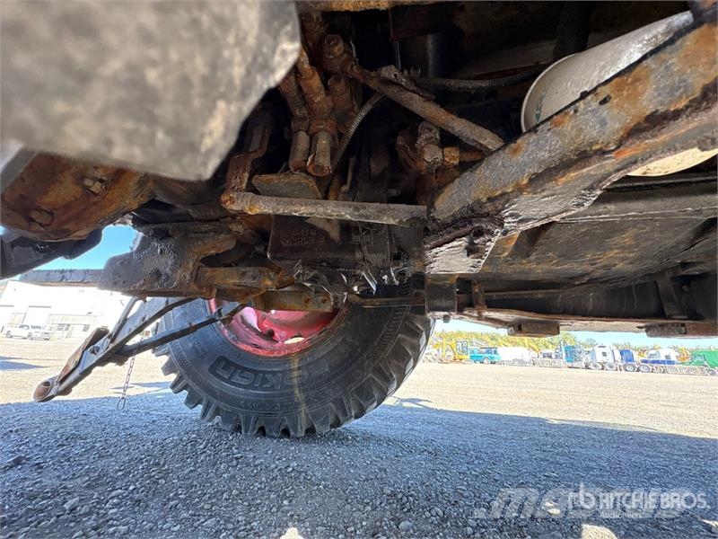 Kubota L6060D 4WD Utility Tractor جرارات مدمجة
