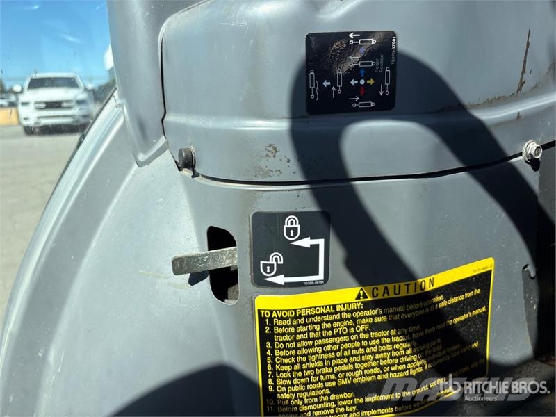 Kubota L6060D 4WD Utility Tractor جرارات مدمجة
