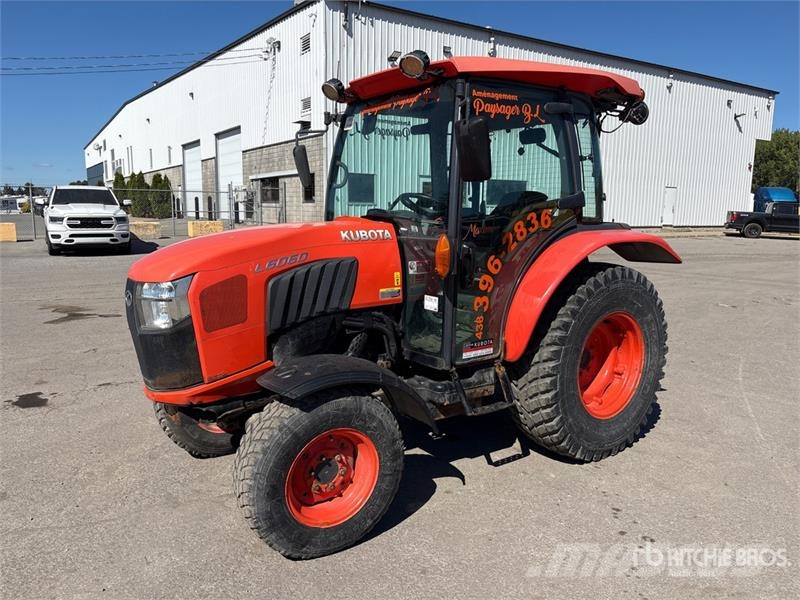 Kubota L6060D 4WD Utility Tractor جرارات مدمجة