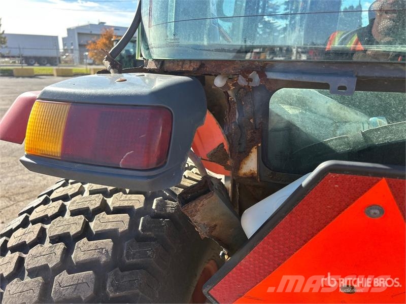 Kubota L6060HSTCC 4WD Utility Tractor Kompaktni (mali) traktori