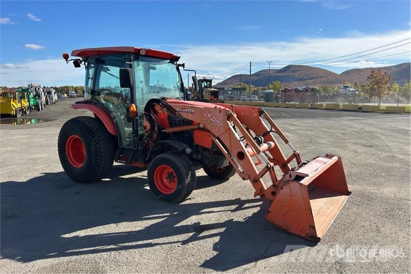Kubota L6060HSTCC 4WD Utility Tractor Kompaktni (mali) traktori
