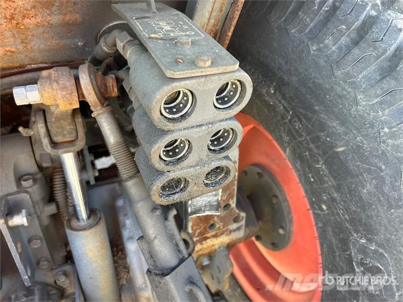 Kubota L6060HSTCC 4WD Utility Tractor Kompaktni (mali) traktori