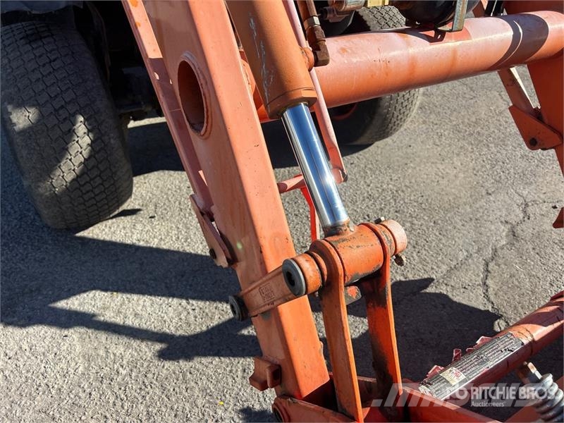 Kubota L6060HSTCC 4WD Utility Tractor Kompaktni (mali) traktori