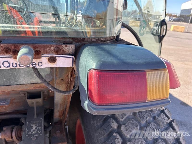 Kubota L6060HSTCC 4WD Utility Tractor Kompaktni (mali) traktori