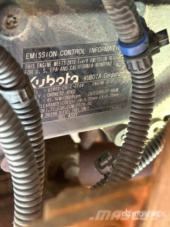 Kubota L6060HSTCC 4WD Utility Tractor Kompaktni (mali) traktori