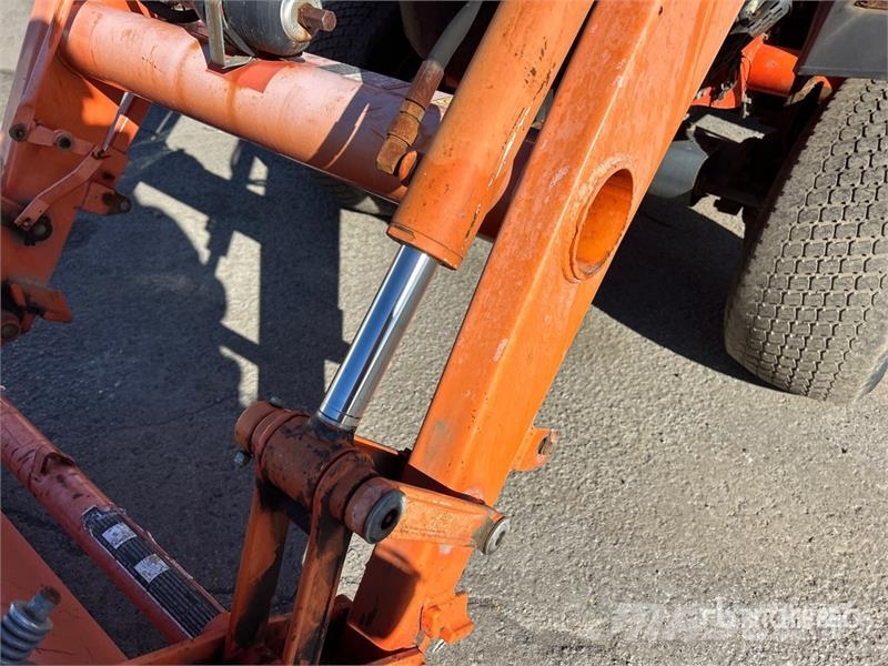 Kubota L6060HSTCC 4WD Utility Tractor Kompaktni (mali) traktori