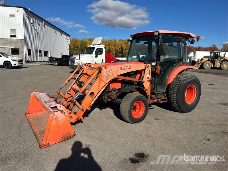 Kubota L6060HSTCC 4WD Utility Tractor Kompaktni (mali) traktori