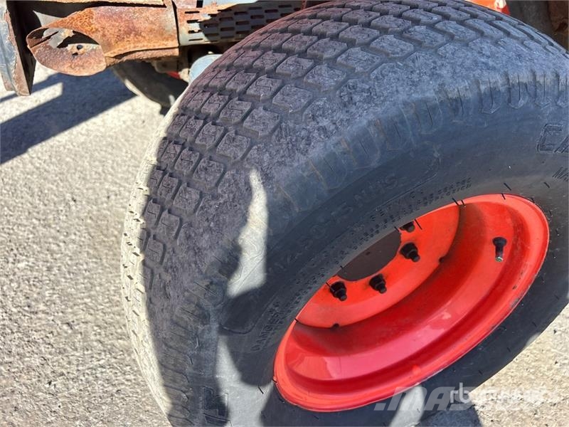 Kubota L6060HSTCC 4WD Utility Tractor Kompaktni (mali) traktori
