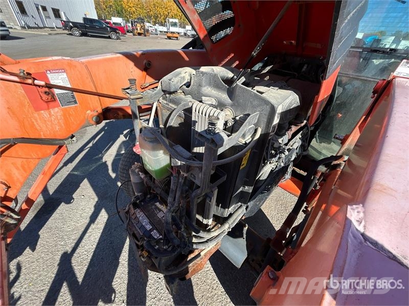 Kubota L6060HSTCC 4WD Utility Tractor Kompaktni (mali) traktori