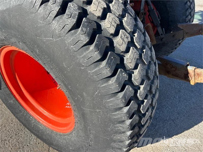 Kubota L6060HSTCC 4WD Utility Tractor Kompaktni (mali) traktori