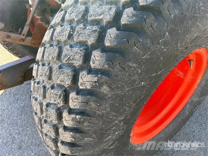 Kubota L6060HSTCC 4WD Utility Tractor Kompaktni (mali) traktori