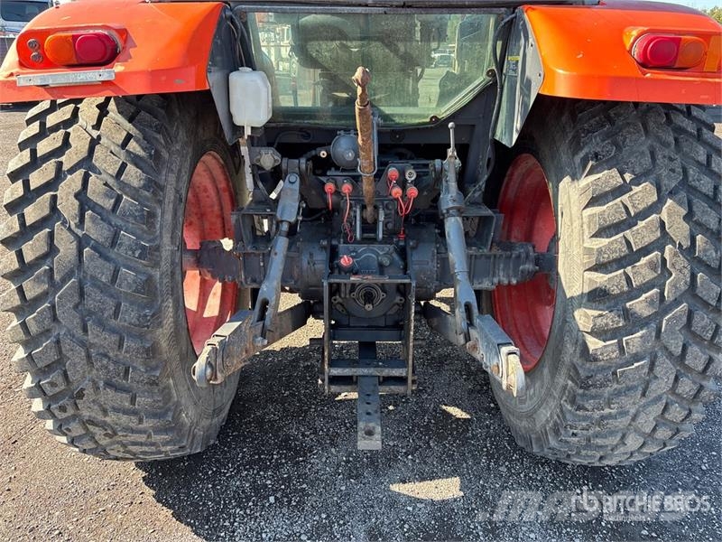 Kubota M100X 4WD Tractor Traktori