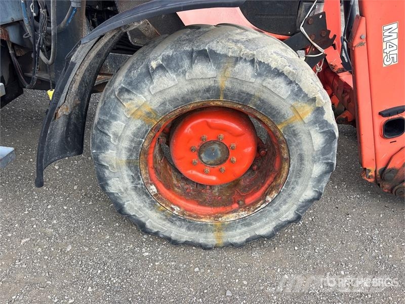 Kubota M108X 4WD Tractor Traktorit