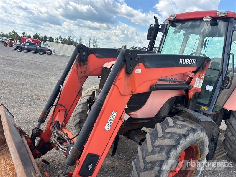 Kubota M108X 4WD Tractor Traktorit