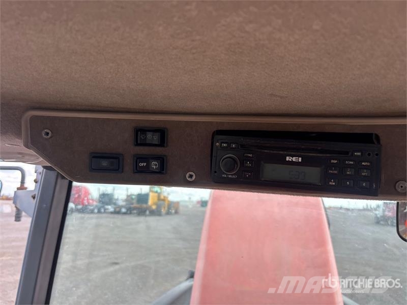 Kubota M108X 4WD Tractor Traktorit