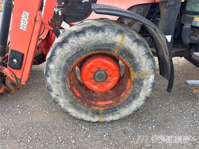 Kubota M108X 4WD Tractor Traktorit