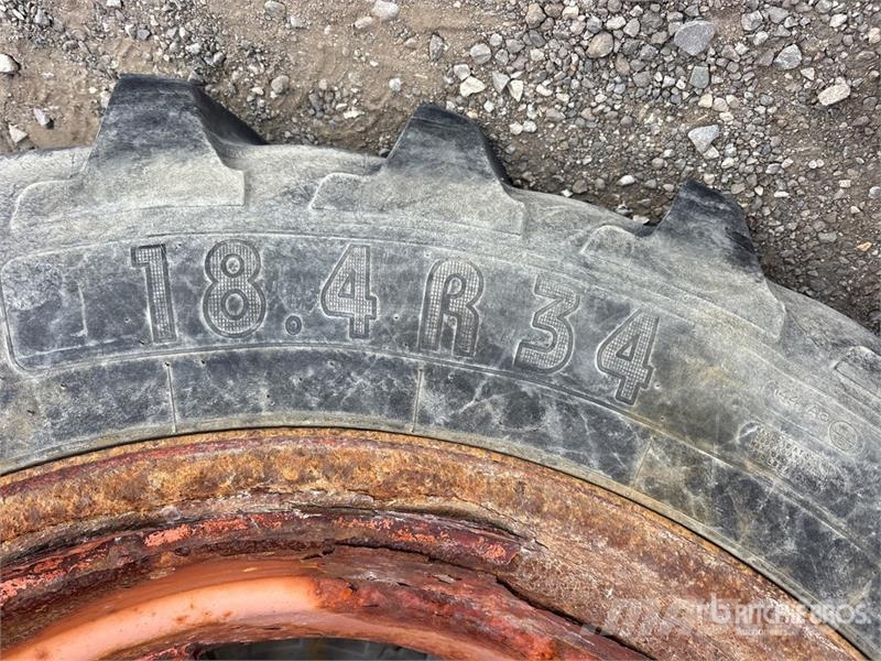 Kubota M108X 4WD Tractor Traktorit
