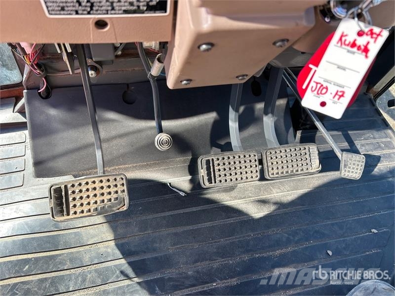 Kubota M135X 4WD Tractor Traktorok