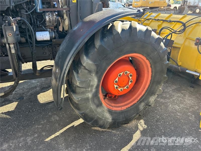 Kubota M135X 4WD Tractor Traktorok