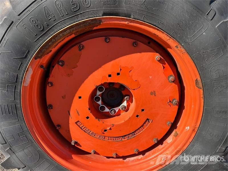 Kubota M135X 4WD Tractor Traktorok