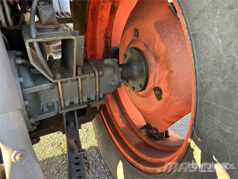 Kubota M135X 4WD Tractor Traktori