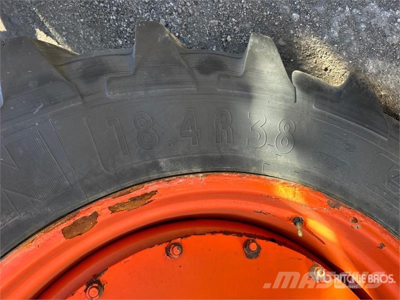 Kubota M135X 4WD Tractor Traktorok
