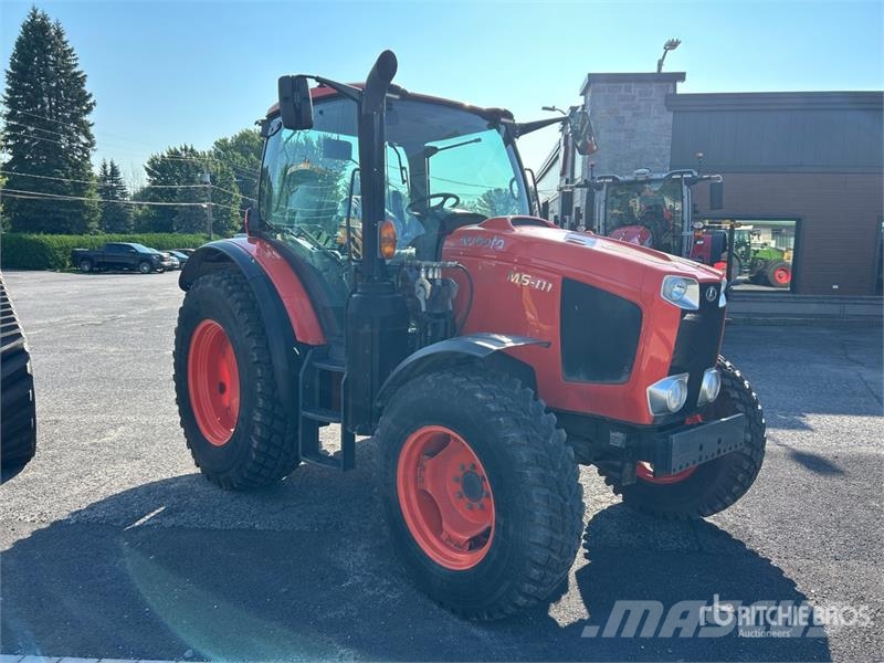 Kubota M6-111 Traktorit