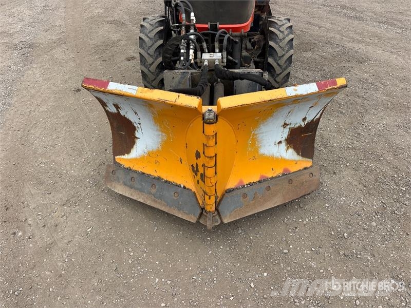 Kubota M7040 4WD Utility Tractor Traktörler