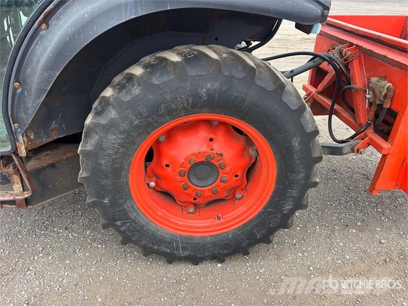 Kubota M7040 4WD Utility Tractor Traktörler
