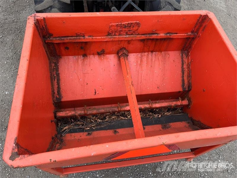 Kubota M7040 4WD Utility Tractor Traktörler