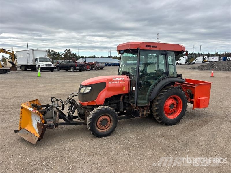 Kubota M7040 4WD Utility Tractor Traktörler
