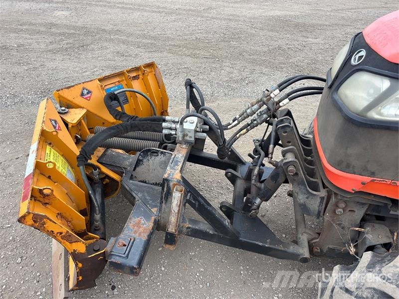 Kubota M7040 4WD Utility Tractor Traktörler