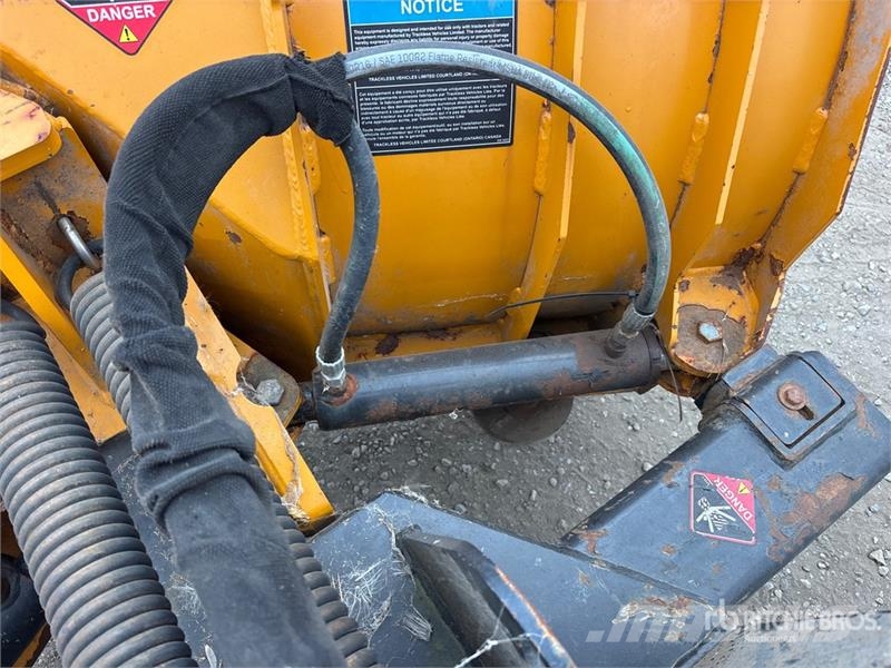 Kubota M7040 4WD Utility Tractor Traktörler