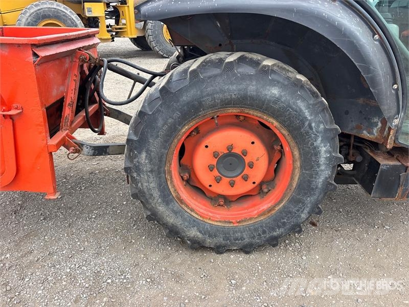 Kubota M7040 4WD Utility Tractor Traktörler